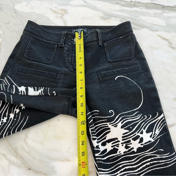 CHANEL 22C RUNWAY BLACK WHITE CC STAR PRINT JEANS SIZE FR 38 / US 6 - Picture 13 of 17
